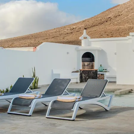 Katya By Villalize ヴィラ