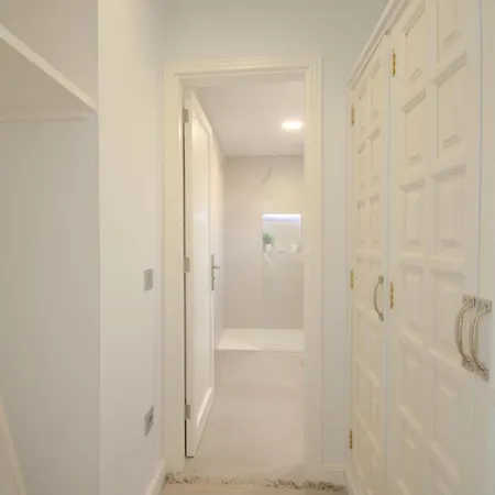 ヴィラ Katya By Villalize