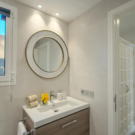 Katya By Villalize ヴィラ