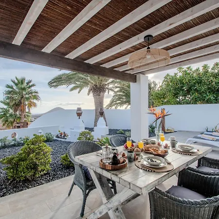 Katya By Villalize ヴィラ *