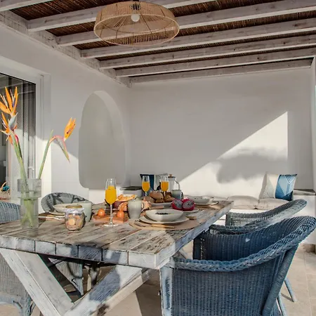 ヴィラ Katya By Villalize *